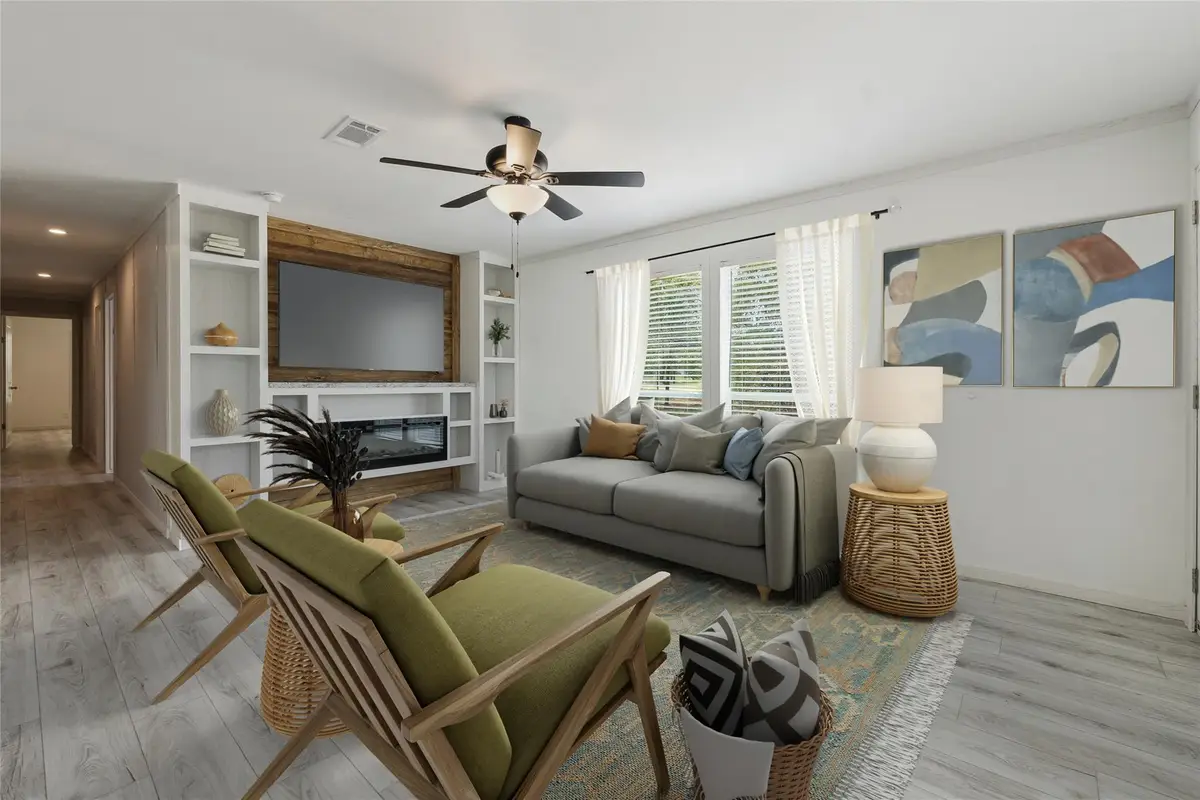 855 Roosevelt Rd, Luling, TX 78648 - Image #1