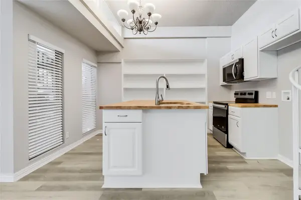5918 Lago Vista Way #D33, Lago Vista, TX 78645