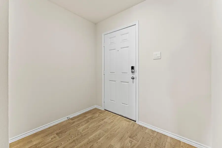 401 Wild Goose Dr, Luling, TX 78648 - #3