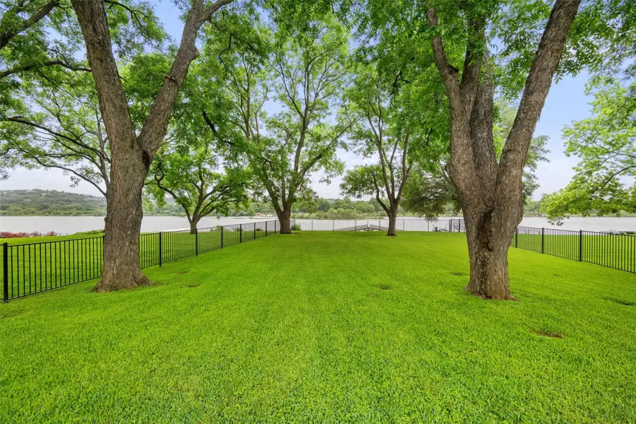 327 Meadowlakes Dr, Meadowlakes, TX 78654 - #3