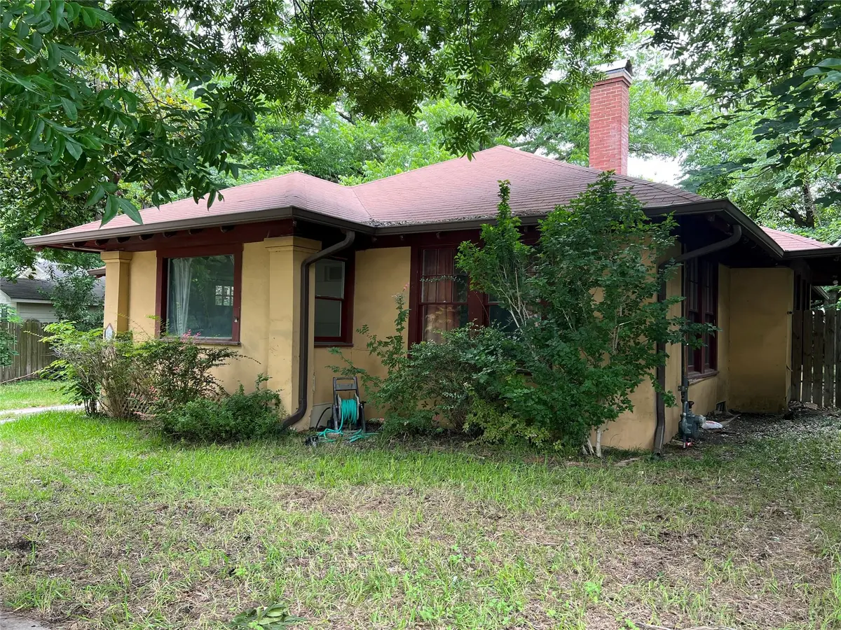 1016 N 3rd St, Temple, TX 76501 - #1