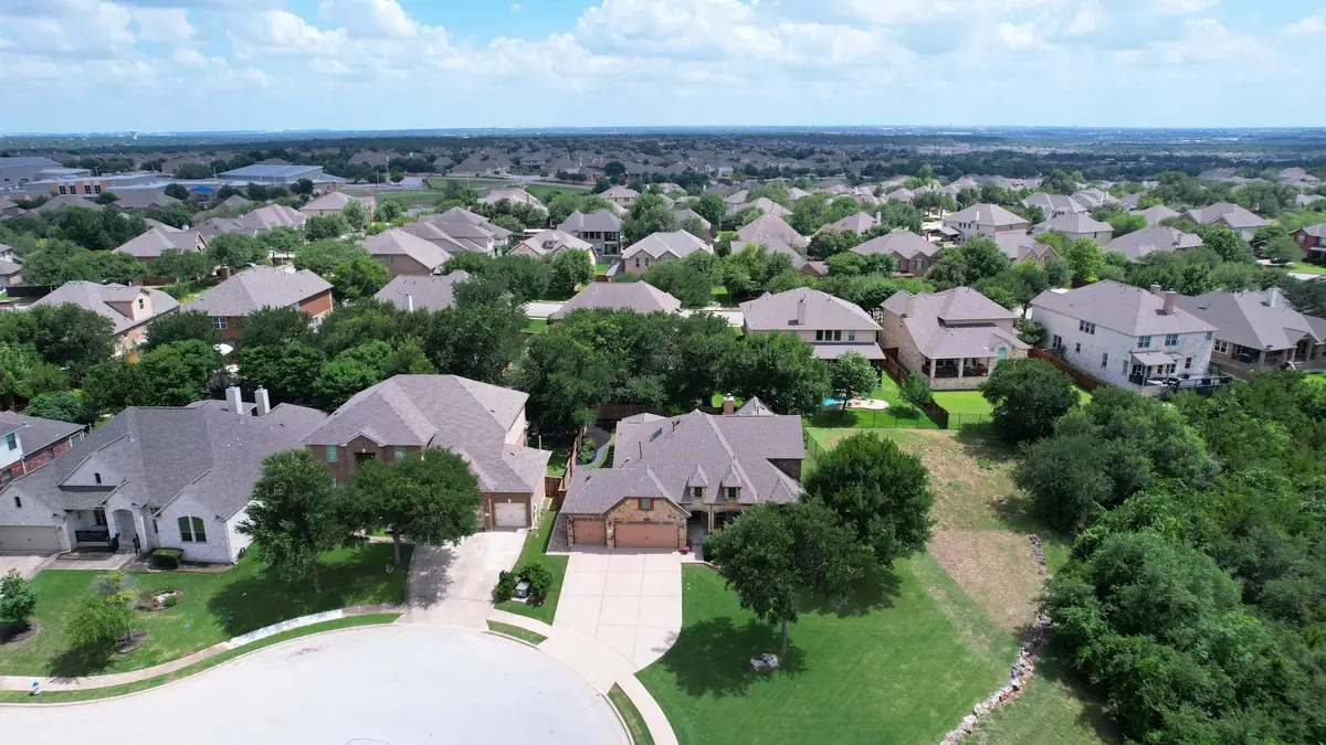 125 Lake Mineral Wells Dr, Georgetown, TX 78628 - #1