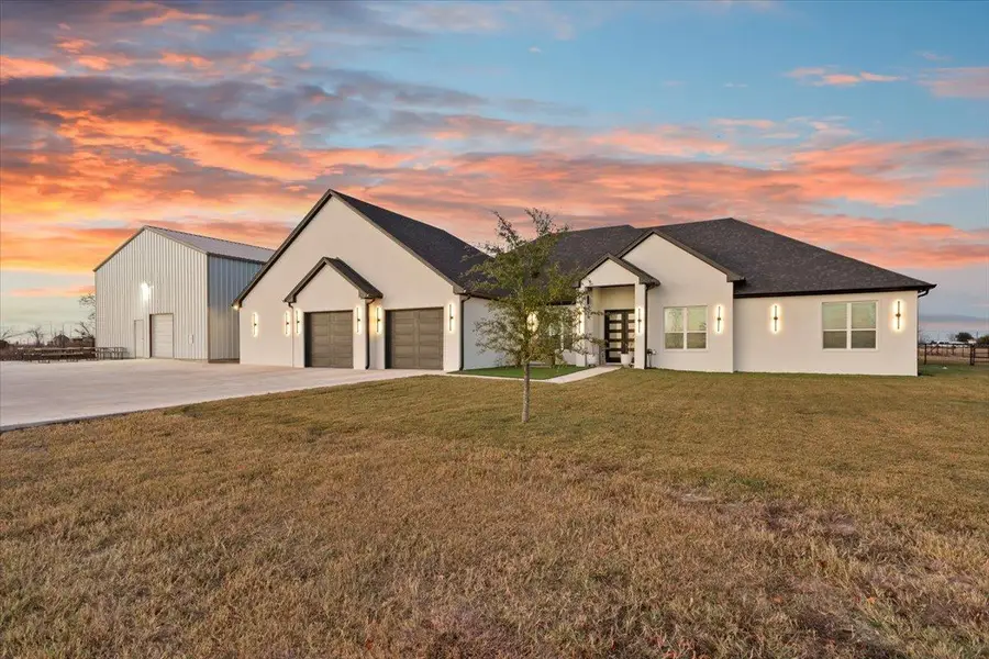 10940 Wedel Cemetery Rd, Rogers, TX 76569 - Image #2