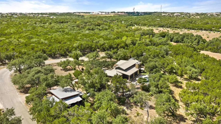 10598 Davy Crockett Dr, Austin, TX 78737 - #2