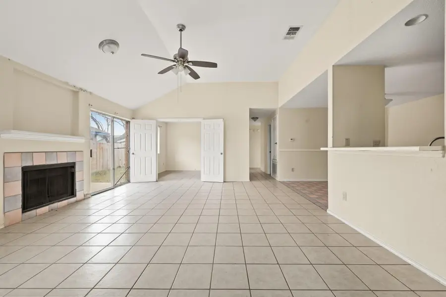 607 Saunders Dr, Round Rock, TX 78664 - Image #2