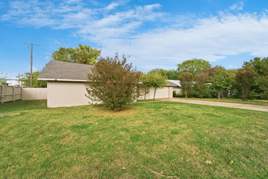 8900 Briardale Dr, Austin, TX 78758 - Image #3