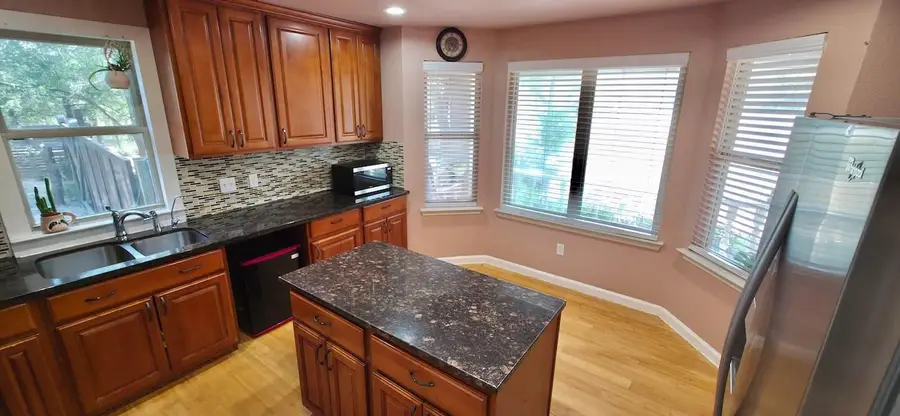 134 Deep Woods Dr, Cedar Creek, TX 78612 - Image #3