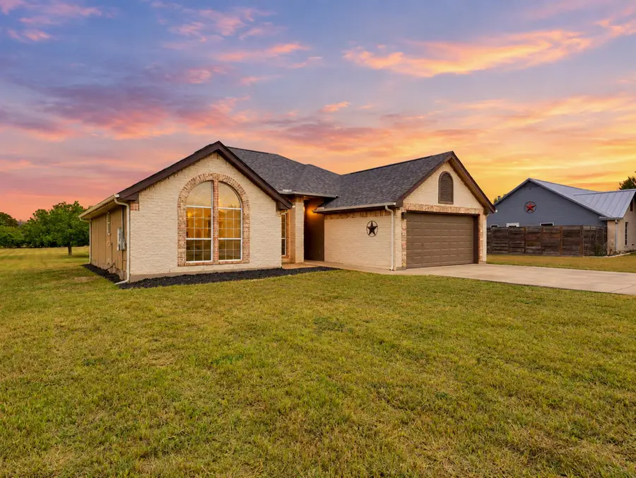 84 Thomas Dr, Martindale, TX 78655 - #2