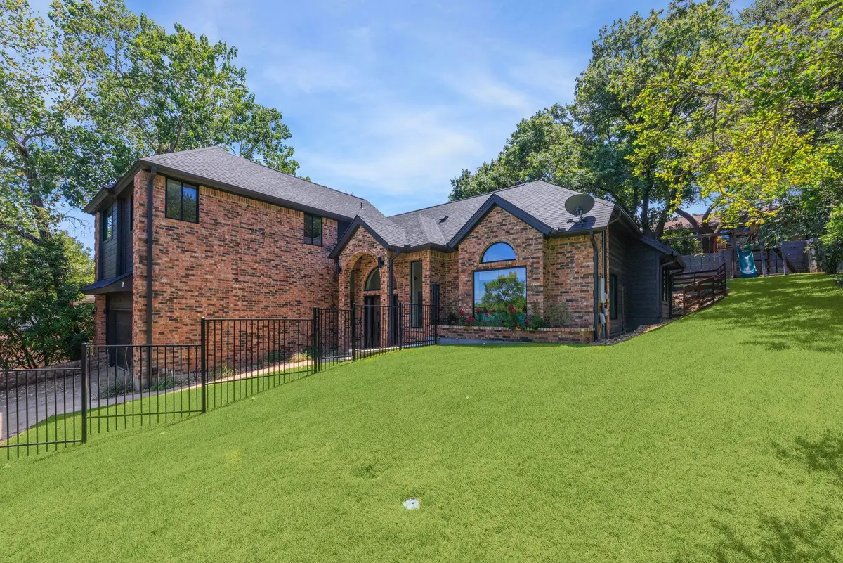 3911 Dry Creek Dr, Austin, TX 78731 - #1