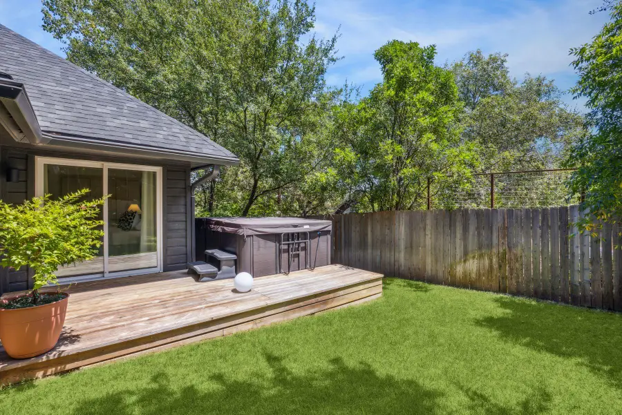 3911 Dry Creek Dr, Austin, TX 78731 - #2