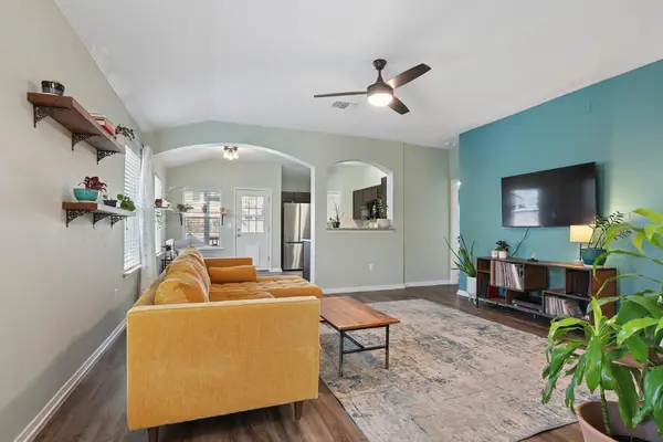 13804 Sierra Wind Ln, Elgin, TX 78621