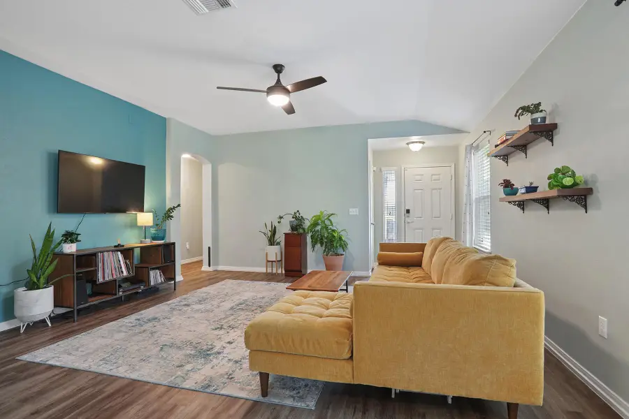 13804 Sierra Wind Ln, Elgin, TX 78621 - #2