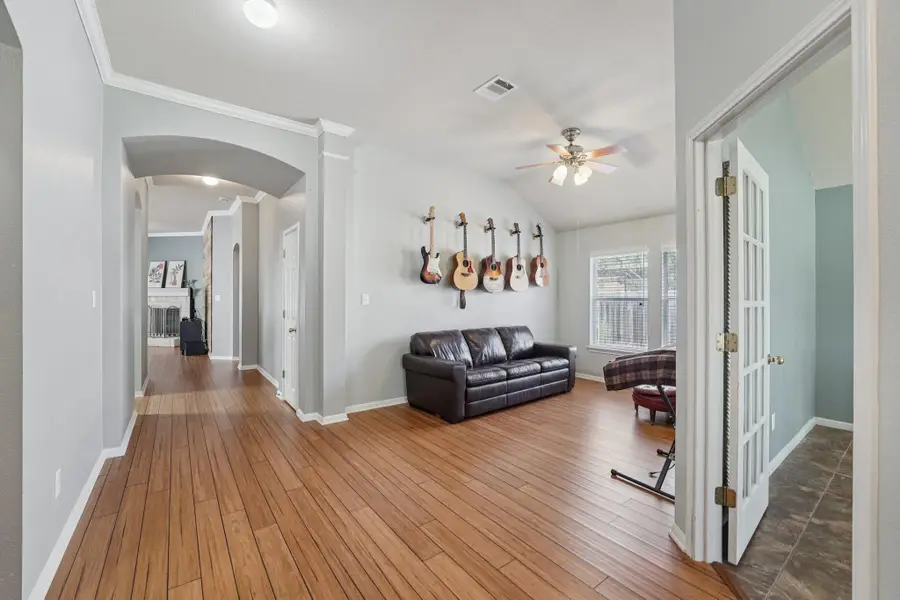 1105 Pigeon Forge Dr, Pflugerville, TX 78660 - Image #2