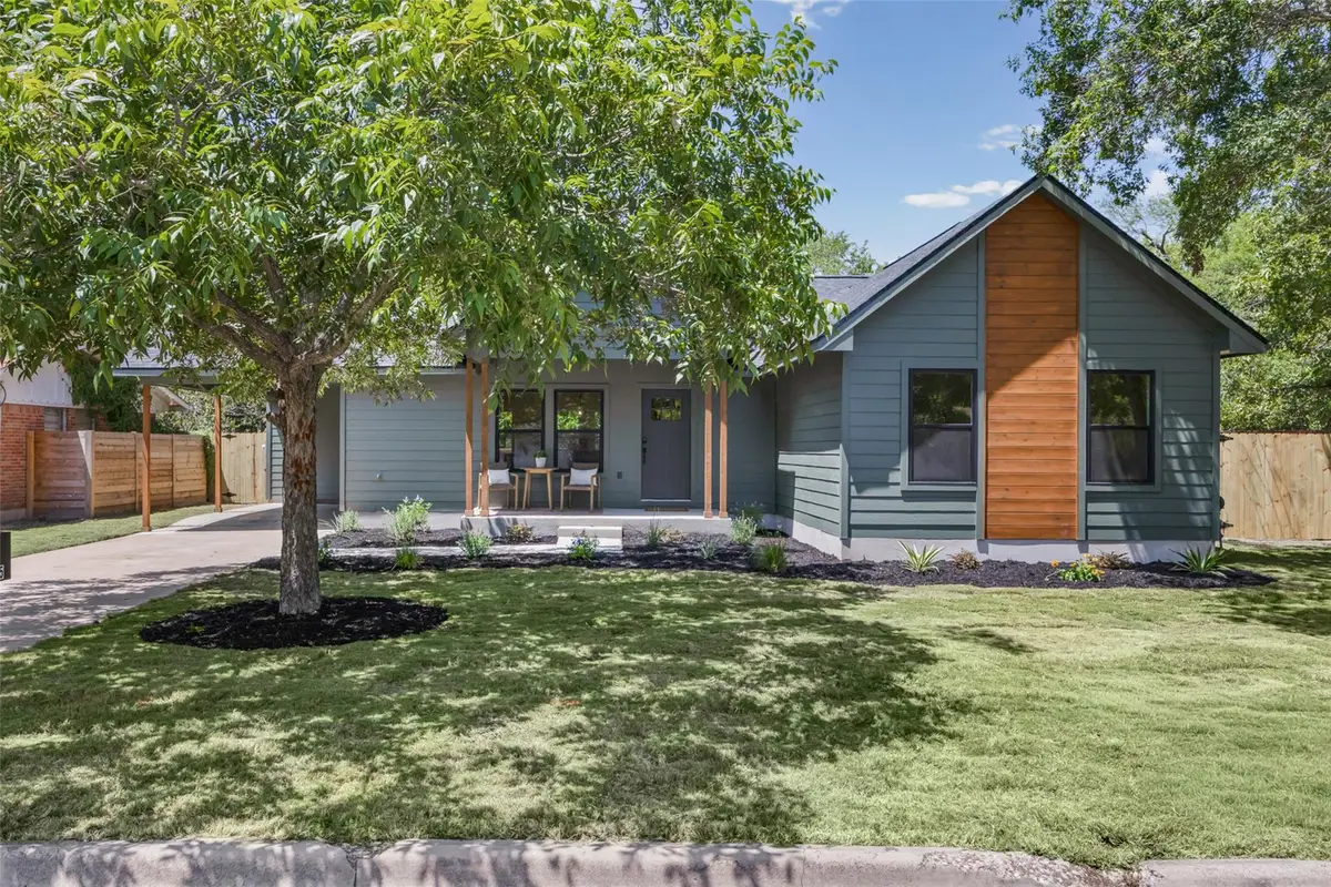 705 Campbell St, Lockhart, TX 78644 - #1
