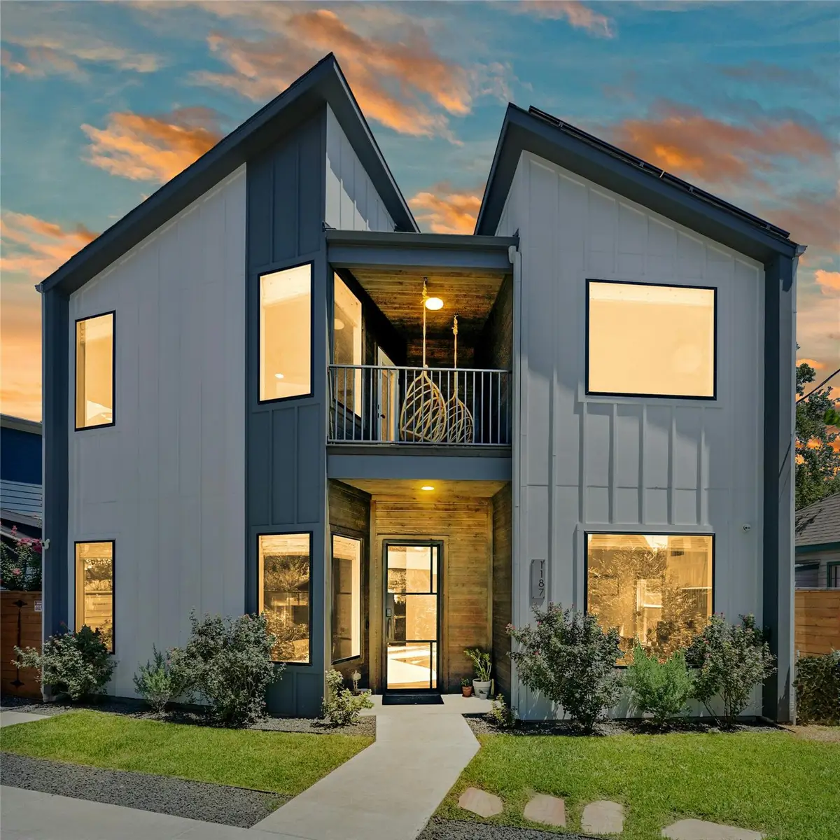 1187 Oak Grove Ave, Austin, TX 78702 - #1