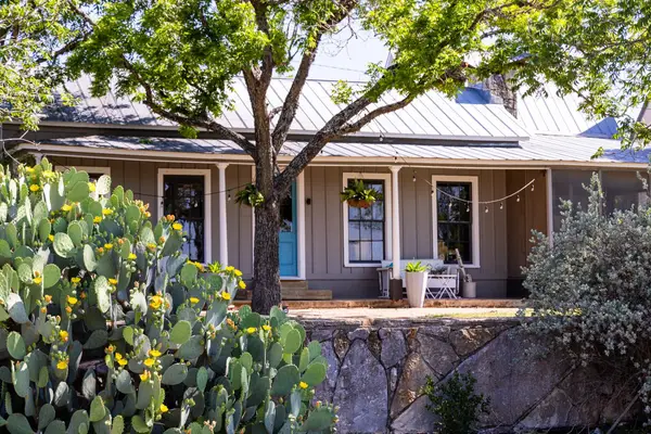 684 Stoneleigh Rd, Center Point, TX 78010