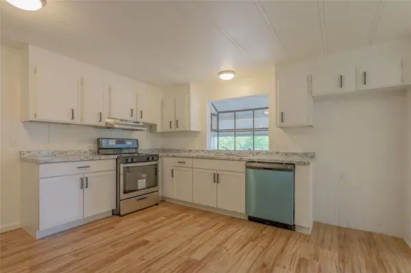 3041 Fm 671, Luling, TX 78648