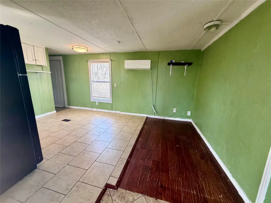 109 Seminole Dr, Smithville, TX 78957 - #3