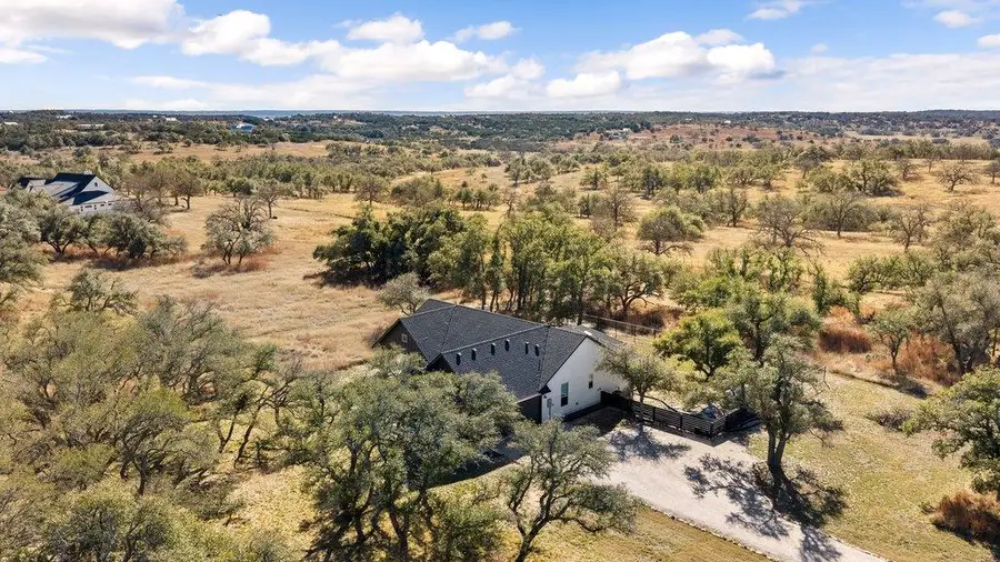 990 Axis Cir, Fredericksburg, TX 78624 - #2