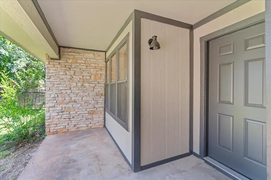 2305 Donna Dr, Taylor, TX 76574 - #3