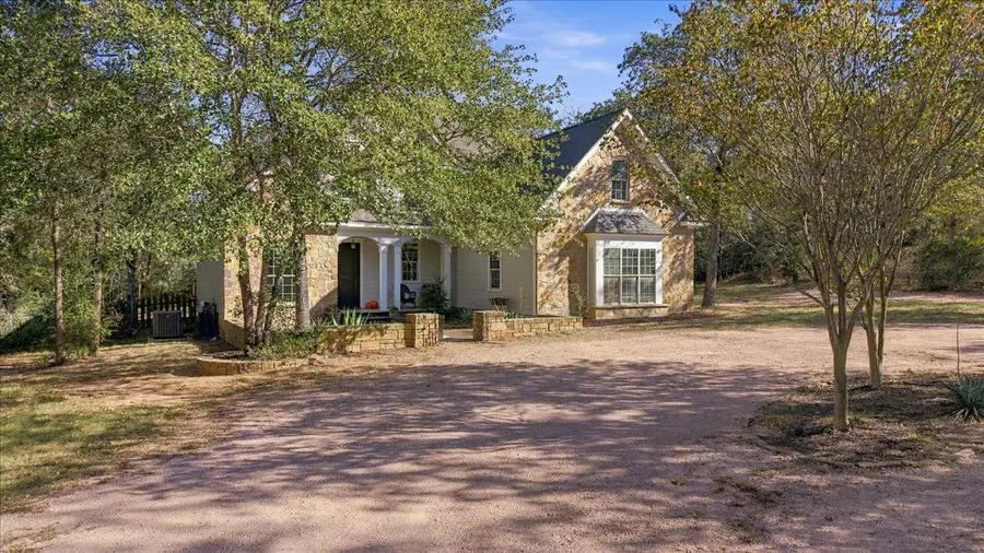 206 Laura Ln, Bastrop, TX 78602 - #2
