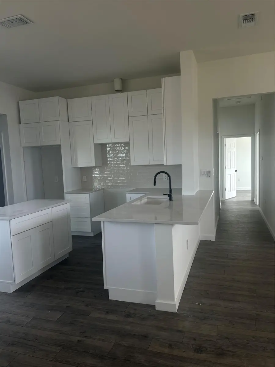 138 Blushing Dr, Cedar Creek, TX 78612 - #3