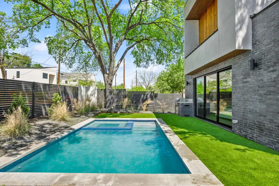 2215 S 3rd St, Austin, TX 78704 - #2