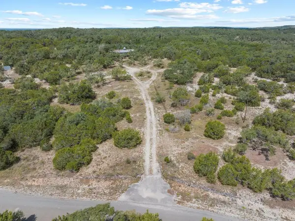 700 Rolling Hills Dr, Wimberley, TX 78676