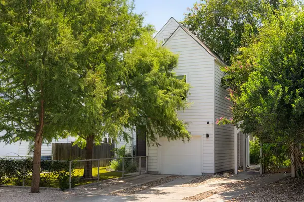 1103 1/2 Fiesta St #A, Austin, TX 78702