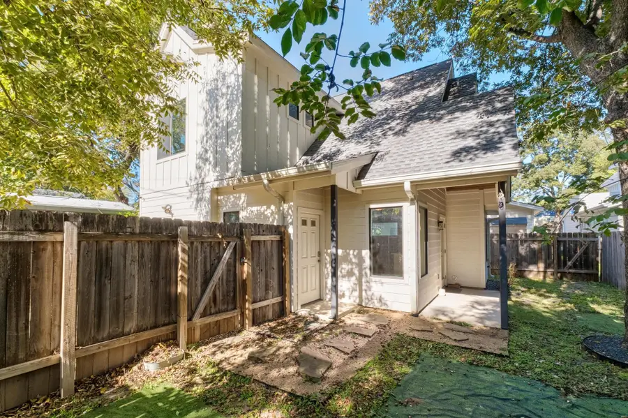 2209 Willow St #B, Austin, TX 78702 - Image #2