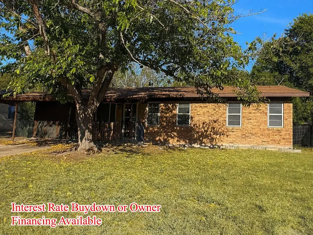 305 Highland Dr, Burnet, TX 78611 - #1