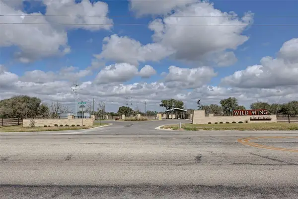 1178 Specklebelly Ln, Columbus, TX 78934