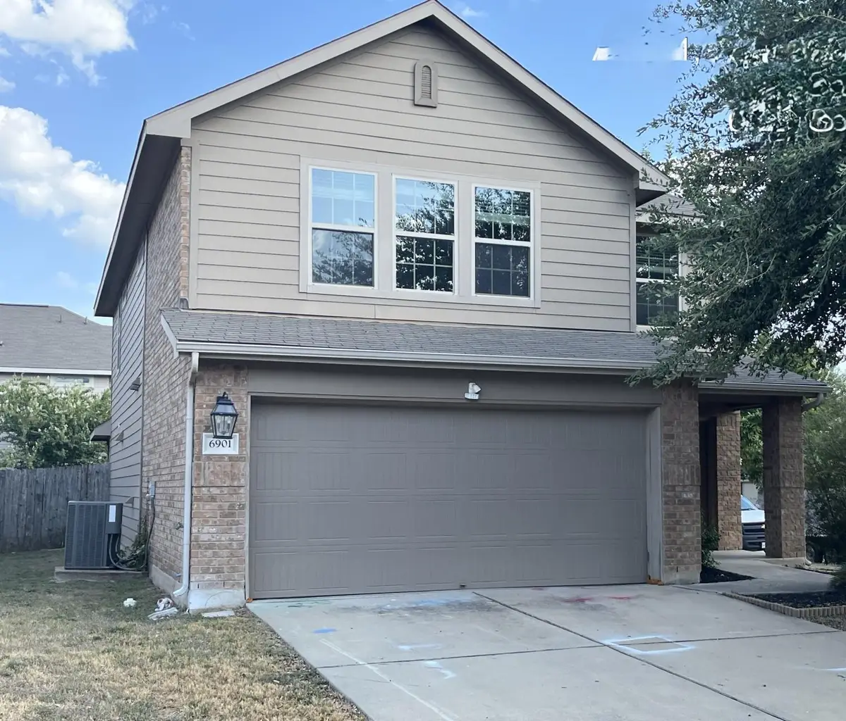 6901 Crestone Rd, Austin, TX 78744 - #1