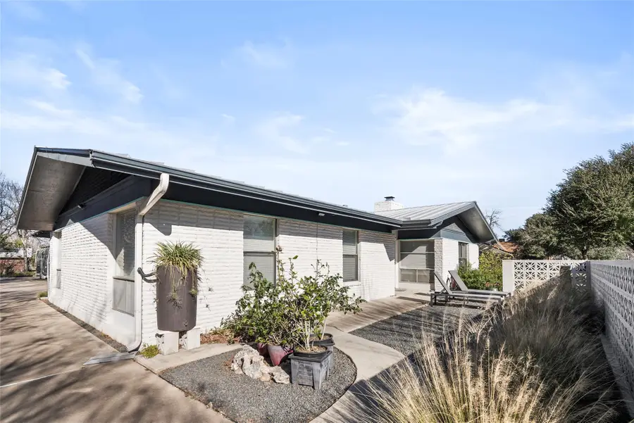 204 Taylor Rd, Elgin, TX 78621 - #2