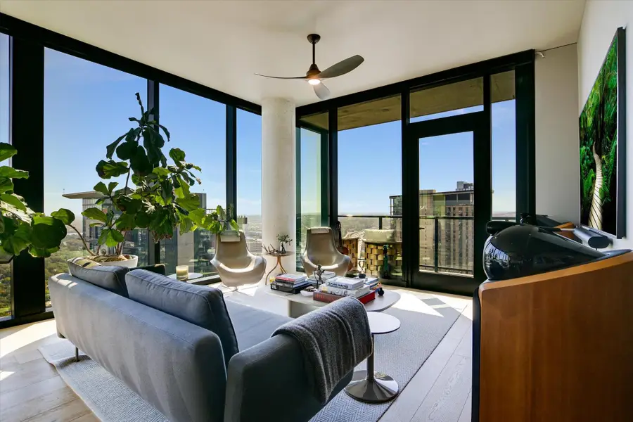 610 Davis St #3901, Austin, TX 78701 - Image #2
