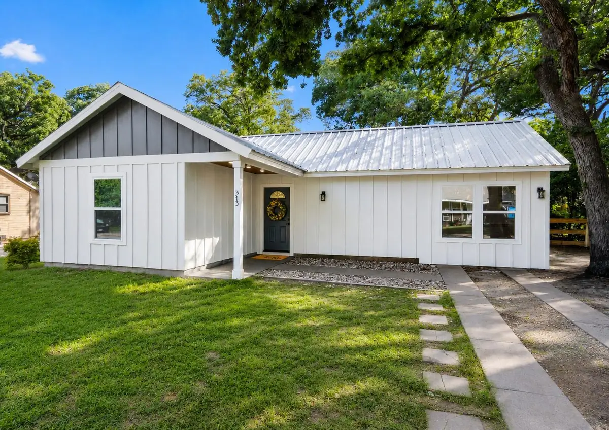 313 Charles St, Rockdale, TX 76567 - #1