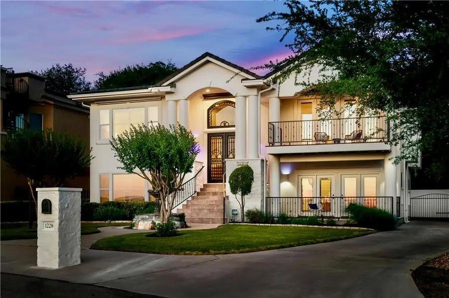 1228 Challenger, Lakeway, TX 78734 - Image #2