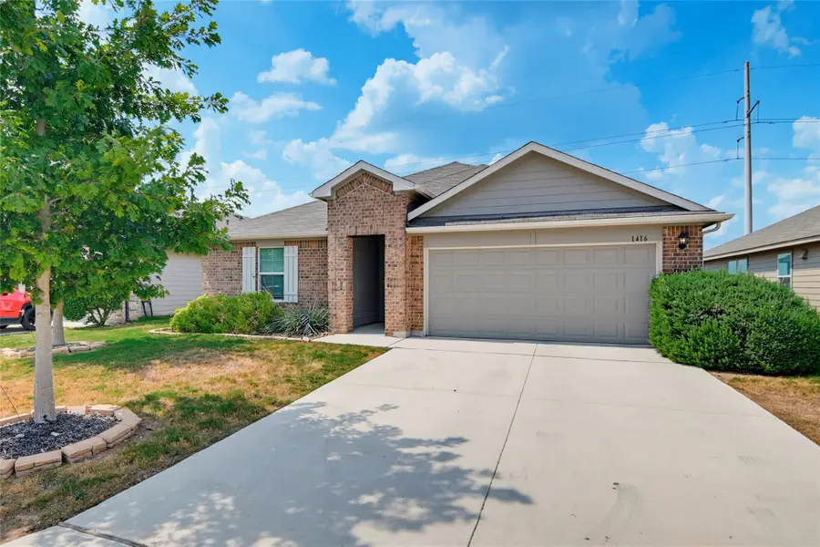 1416 Parkwood, Seguin, TX 78155 - #2