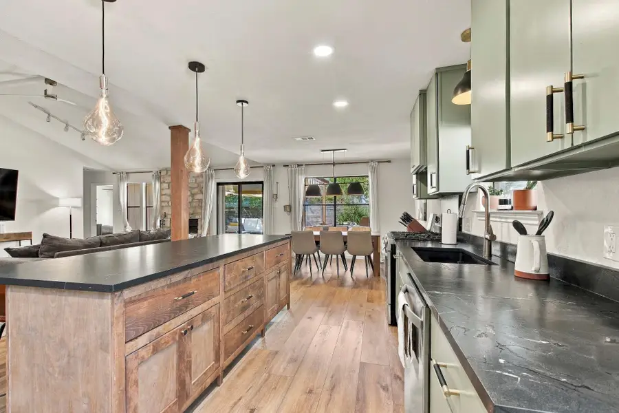 9706 Woodshire Dr, Austin, TX 78748 - #2
