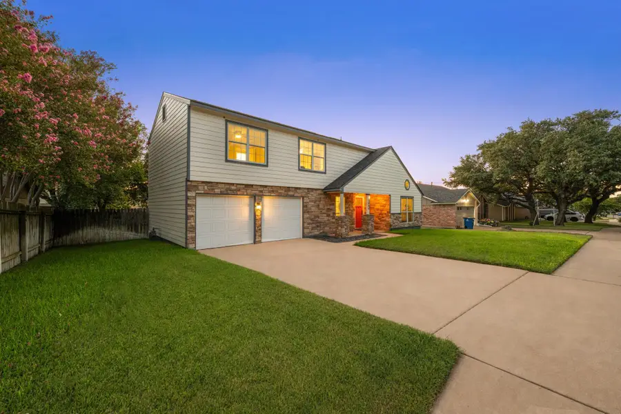 1904 Oakridge Dr, Round Rock, TX 78681 - #2