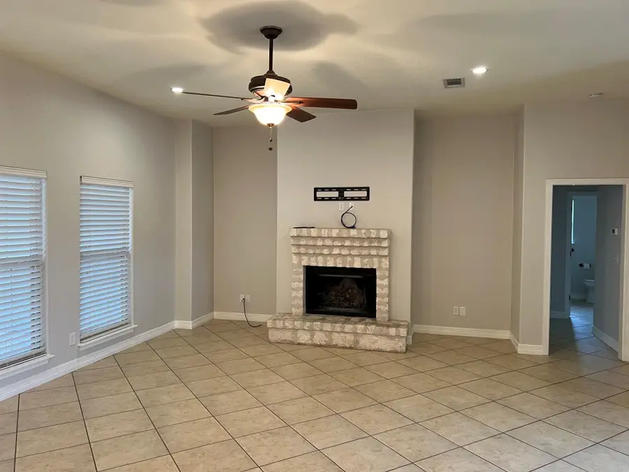 503 Woodland Park Dr, Marble Falls, TX 78654 - #3