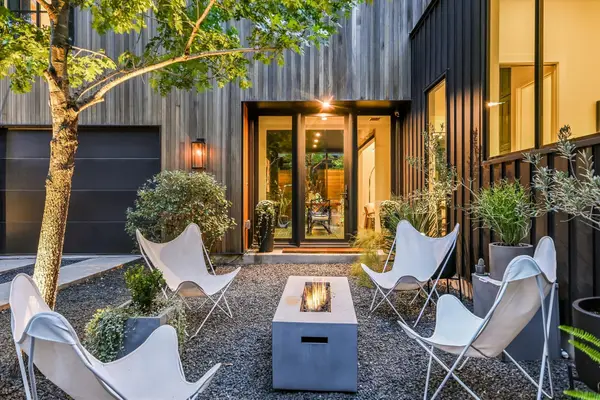 2212 S 2nd St, Austin, TX 78704