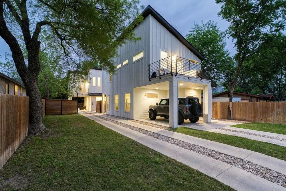 913 Valdez St #A & B, Austin, TX 78741 - #1