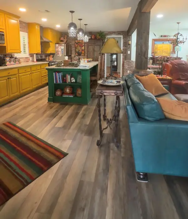105 S Cedar St, Buda, TX 78610