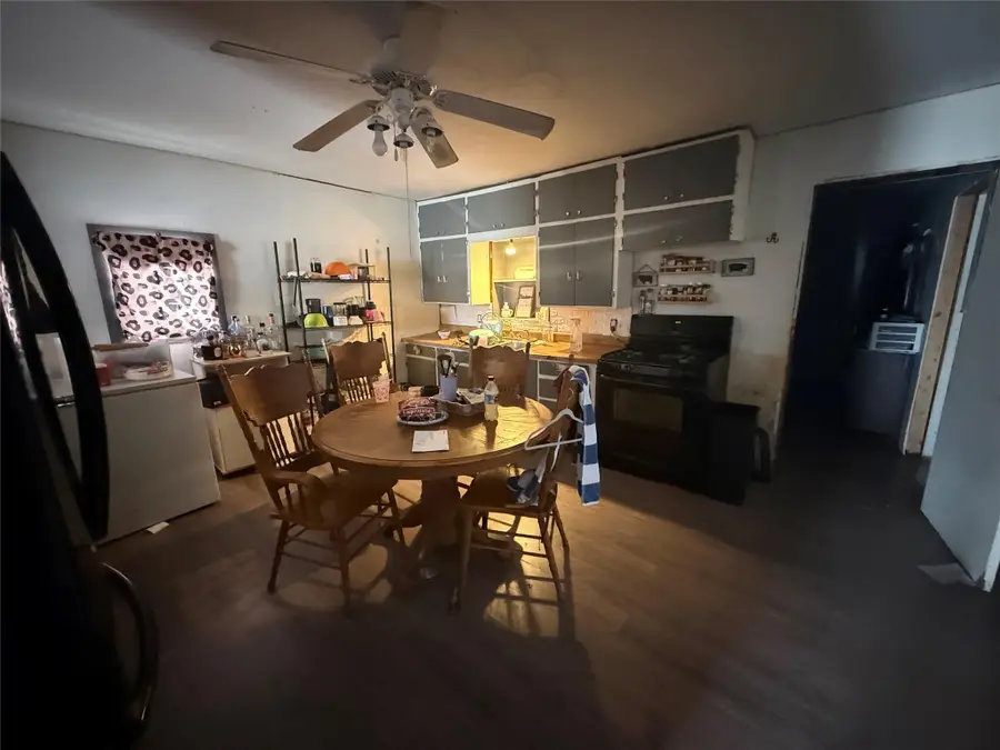 405 E 5th St, Brady, TX 76825 - #3