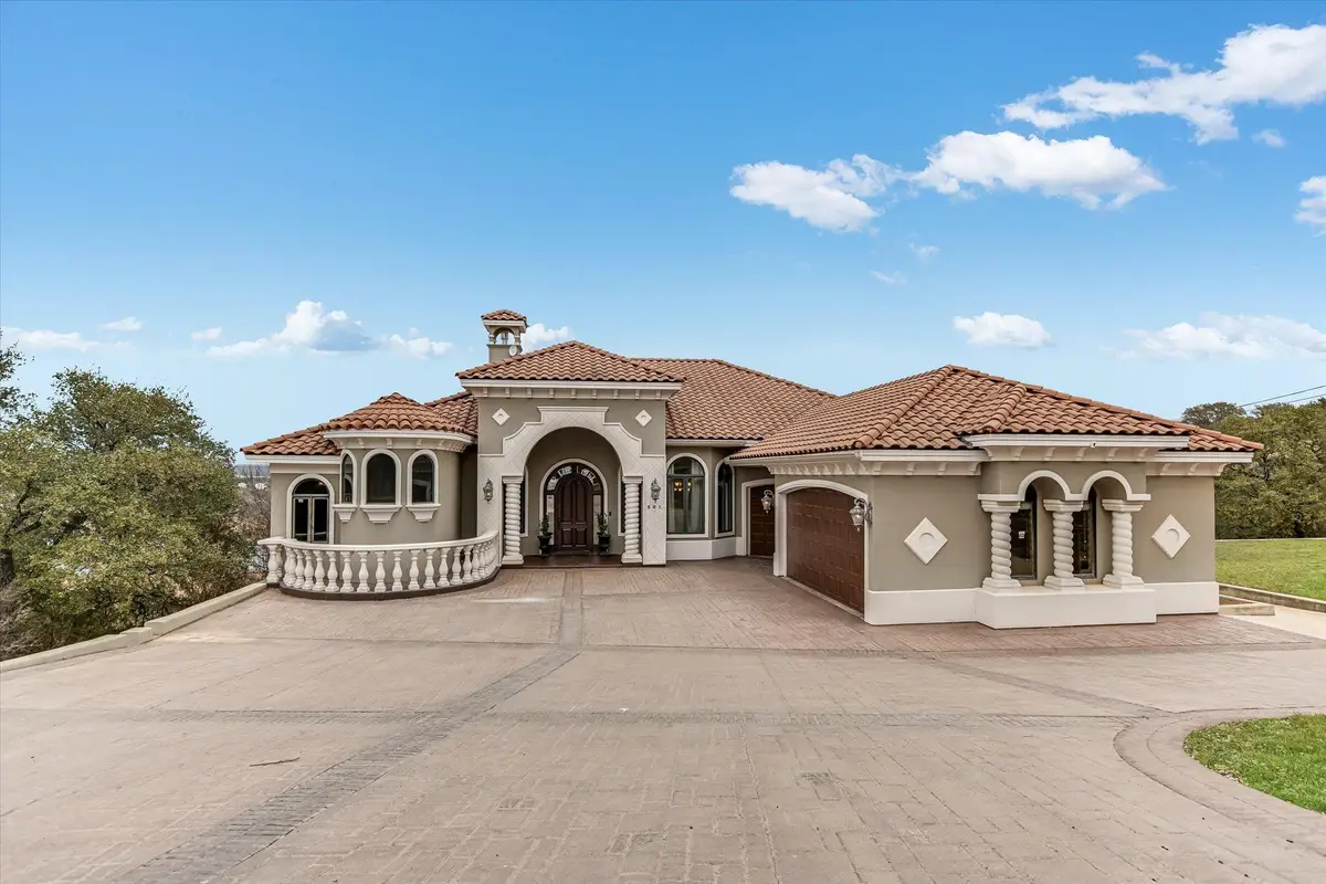301 Circle Dr, Horseshoe Bay, TX 78657 - Image #1