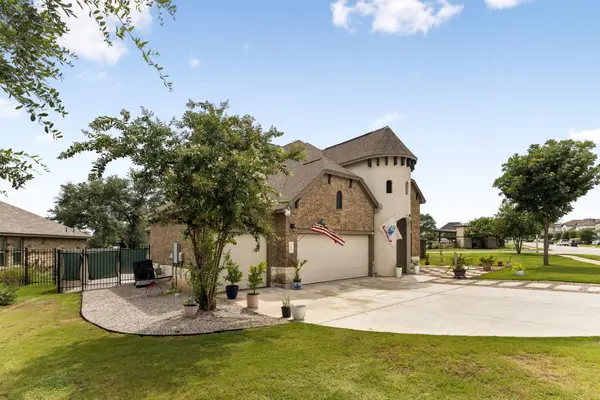 106 Groesbeck Ln, Leander, TX 78641