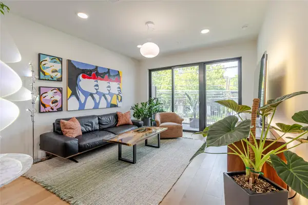 2209 S 1st St #220, Austin, TX 78704