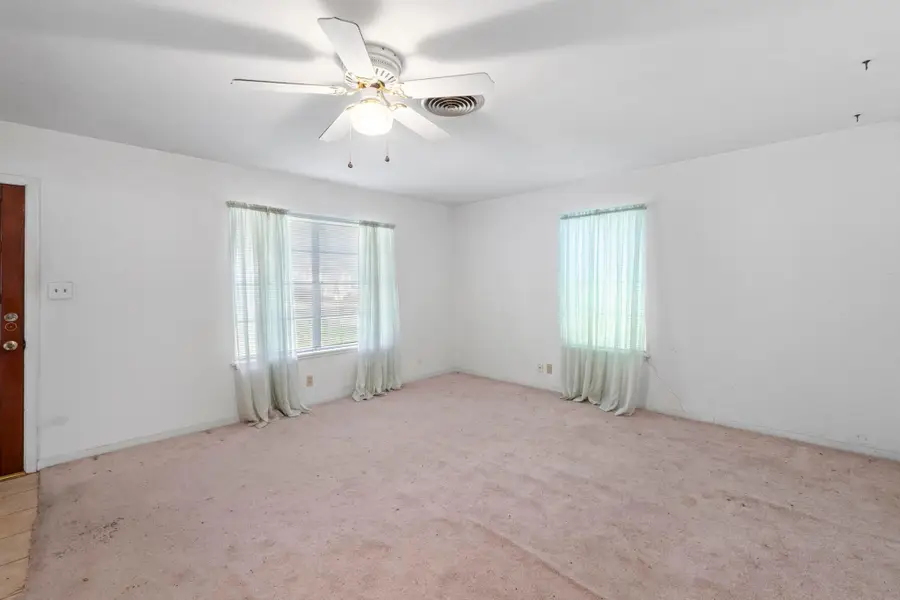 1207 Dwyce Dr, Austin, TX 78757 - Image #3