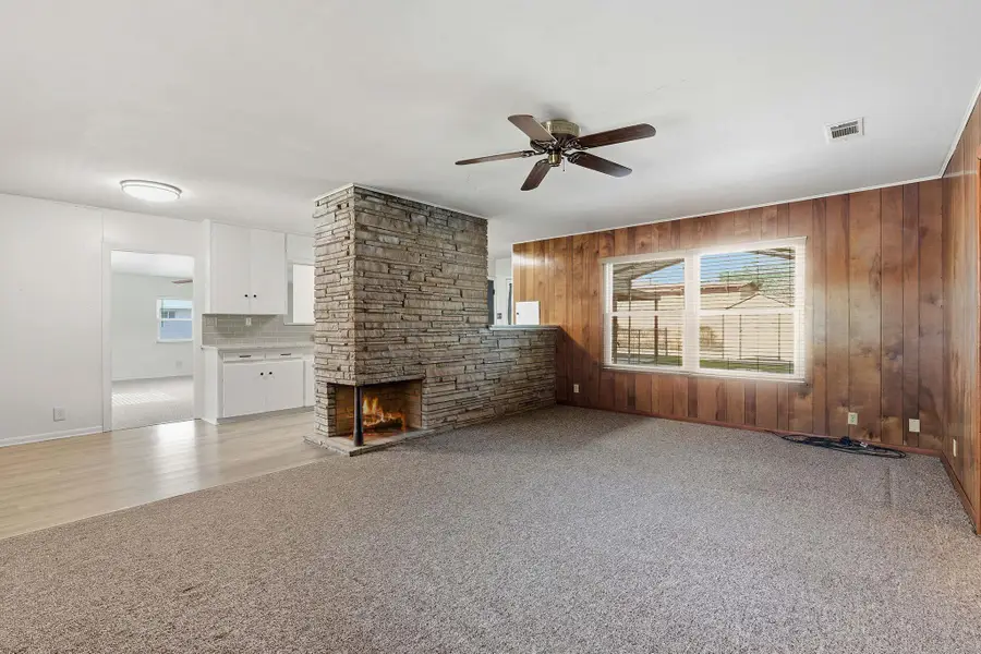 811 Nixon St, Lockhart, TX 78644 - #3